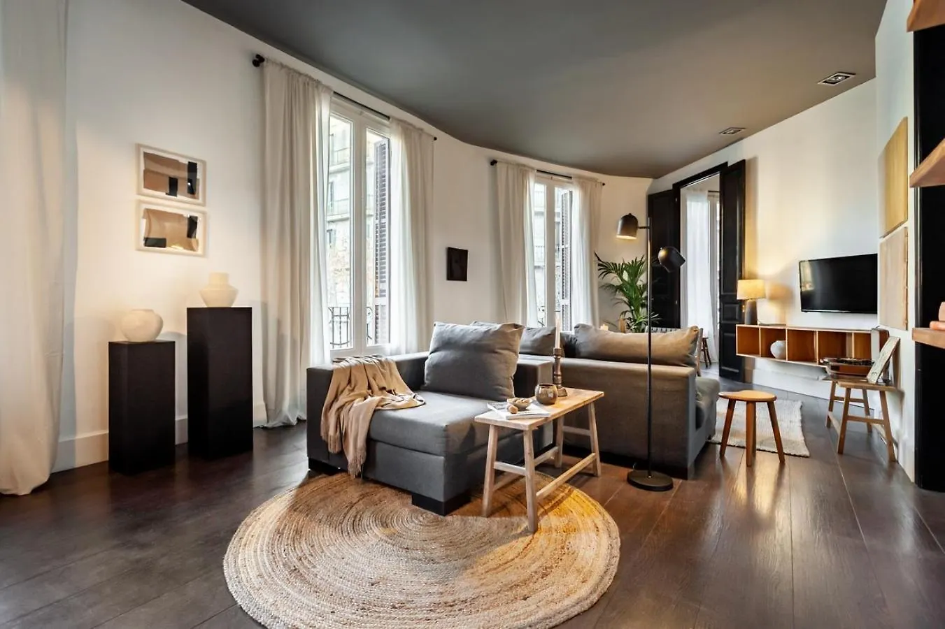 Depok - 2 Bedrooms And Balcony In Eixample Dreta Barcellona
